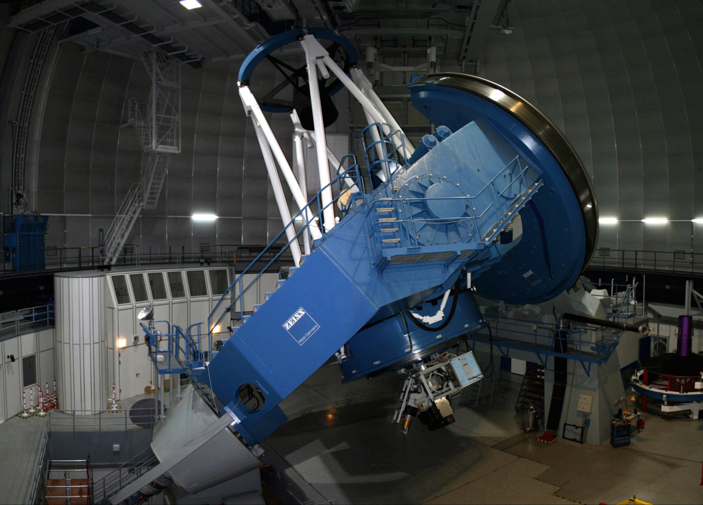 Clar Alto Observatooriumi 3,5 m läbimõõduga Zeissi teleskoop