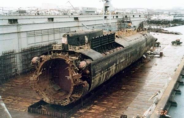 Allveelaeva Kursk vrakk pärast ülestõstmist